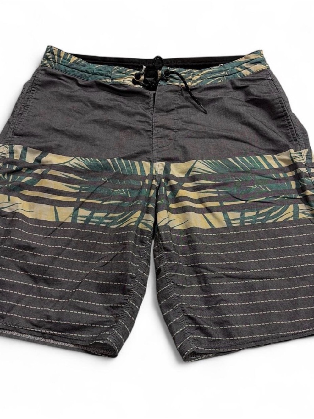 BILLABONG Men's Gray Tropical Stripe Swim Trunks Sz 40 gently pre owned